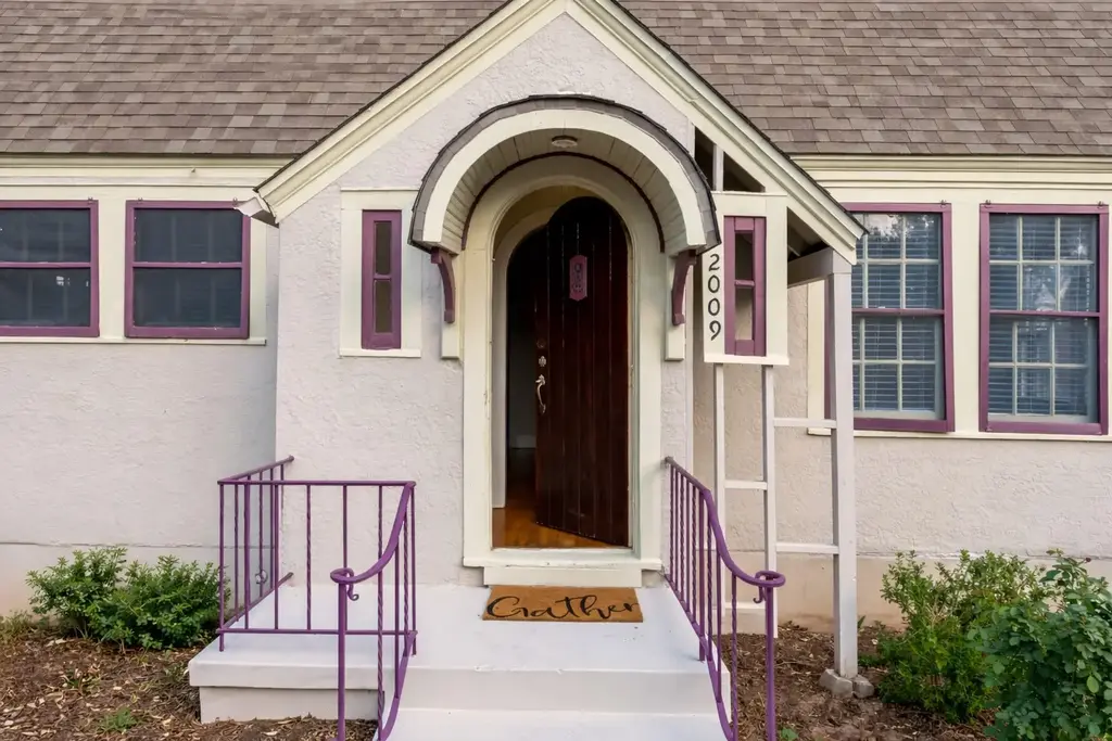2009 Travis Heights Boulevard, Austin