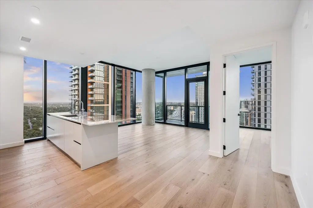 610 Davis Street 2702, Austin