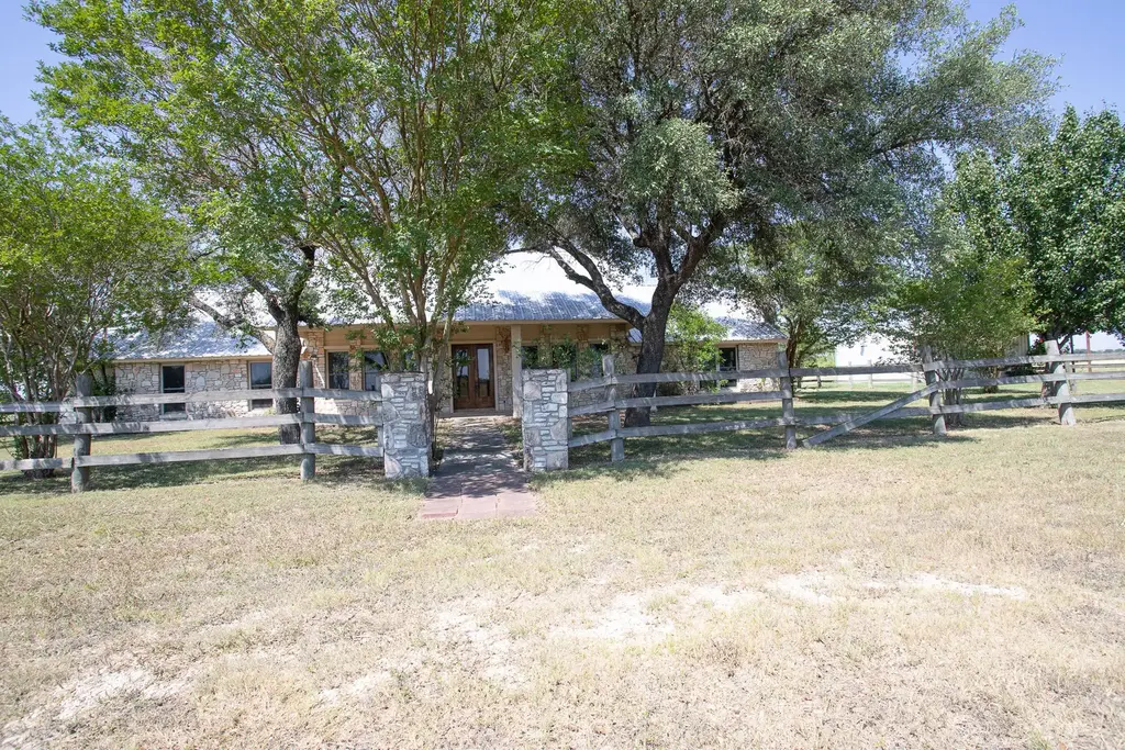 4692 Se River Road, Martindale
