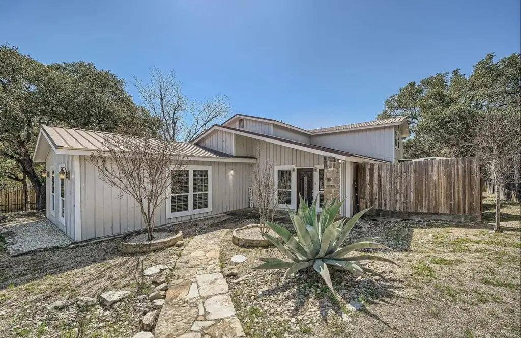 7507 Davy Drive, Volente