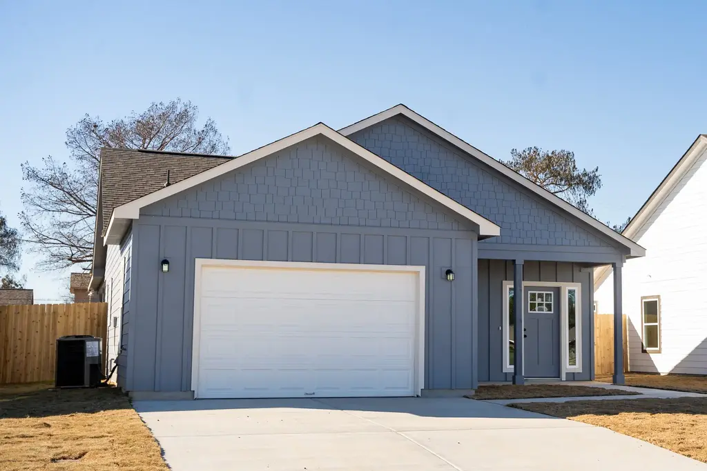 311 String Prairie Way, Smithville