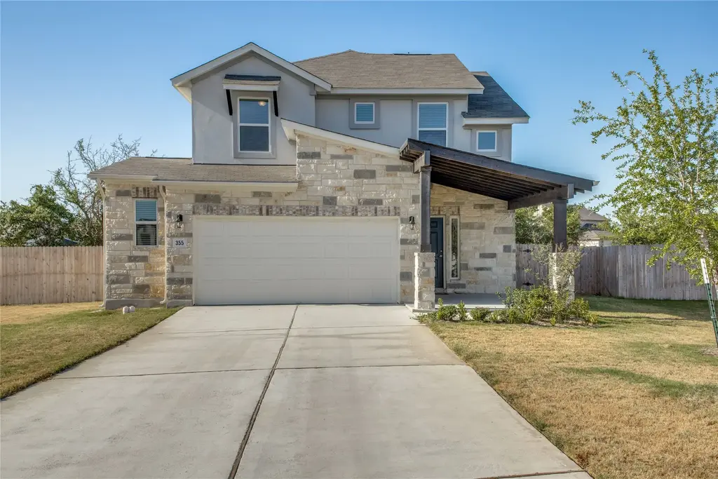 355 Silver Glen Drive, Kyle