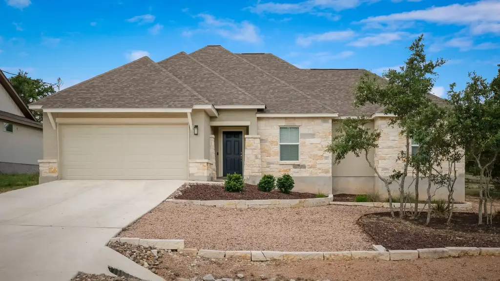 128 Frank Jones, Blanco