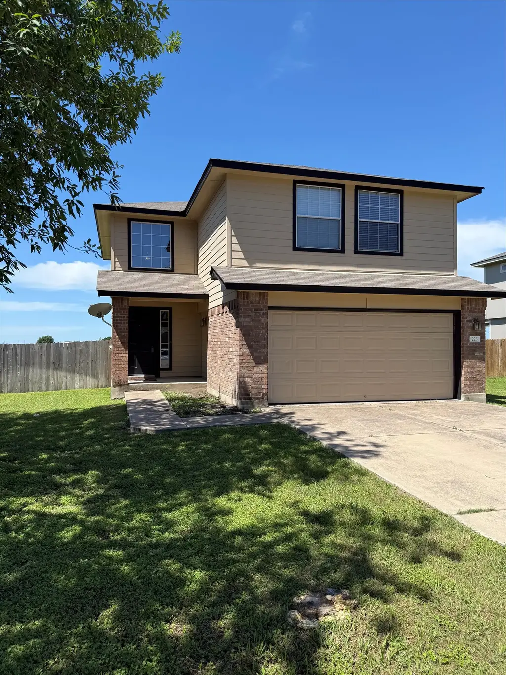 225 Hyltin Street, Hutto