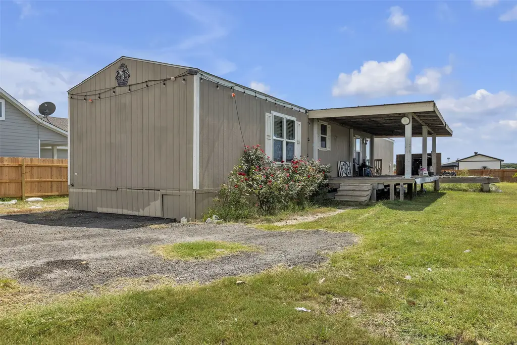 815 Rustler Pass, Kyle