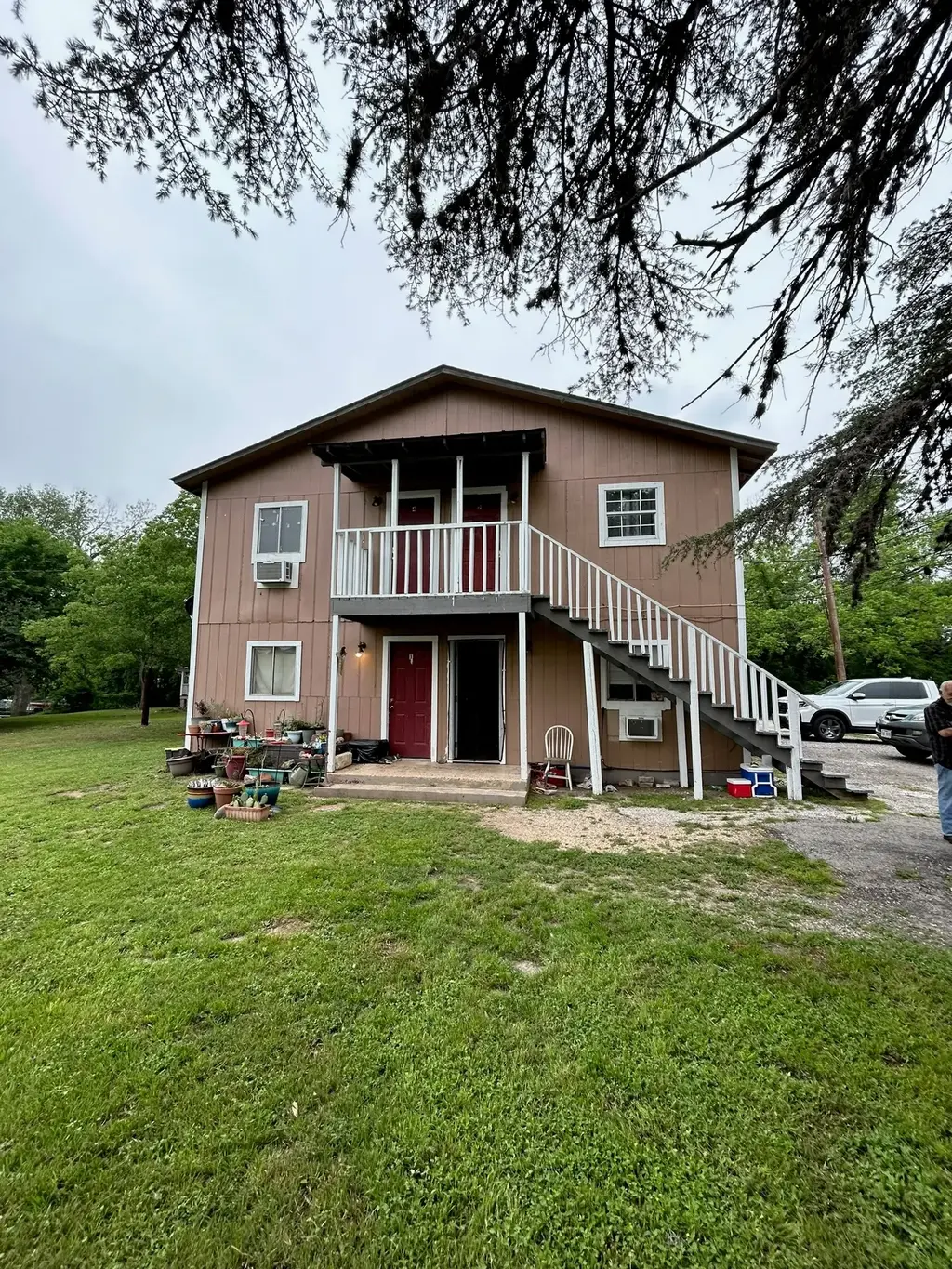 211 W Washington Street 4, Seguin