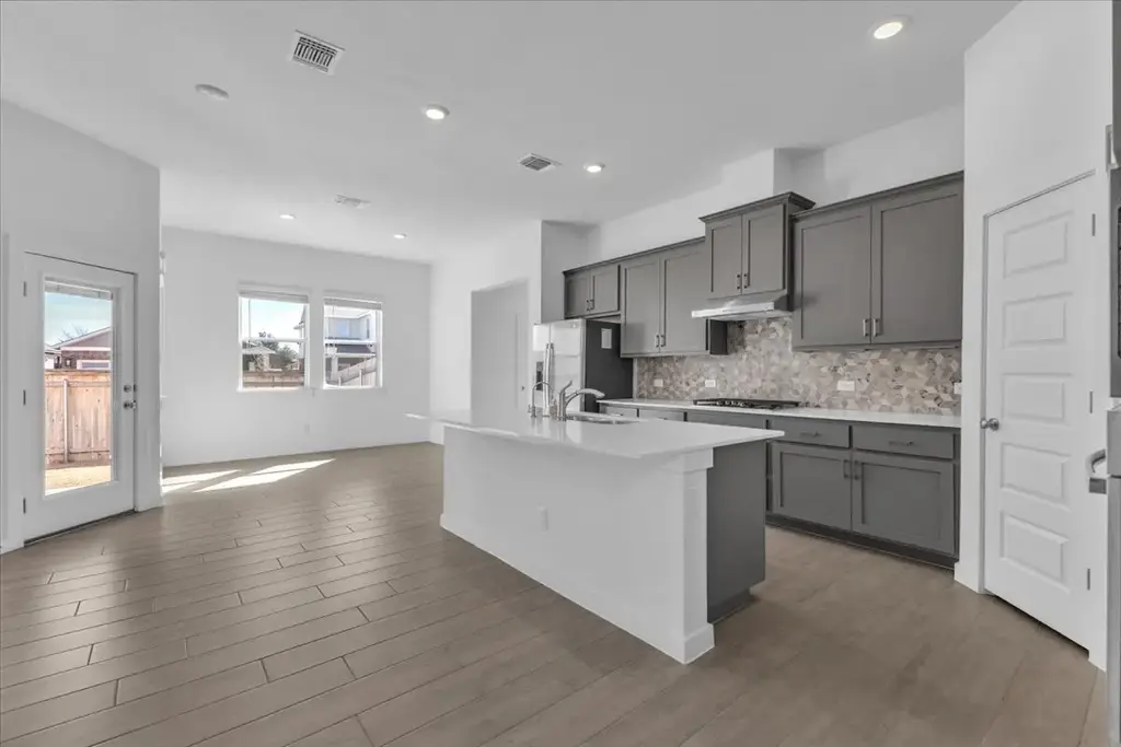 12620 Penguin Path, Manor