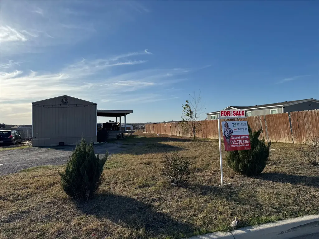 815 Rustler Pass, Kyle