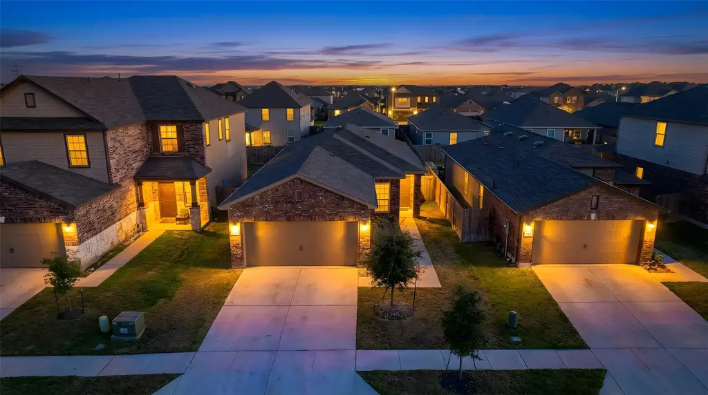 13917 Inaugural Street, Manor