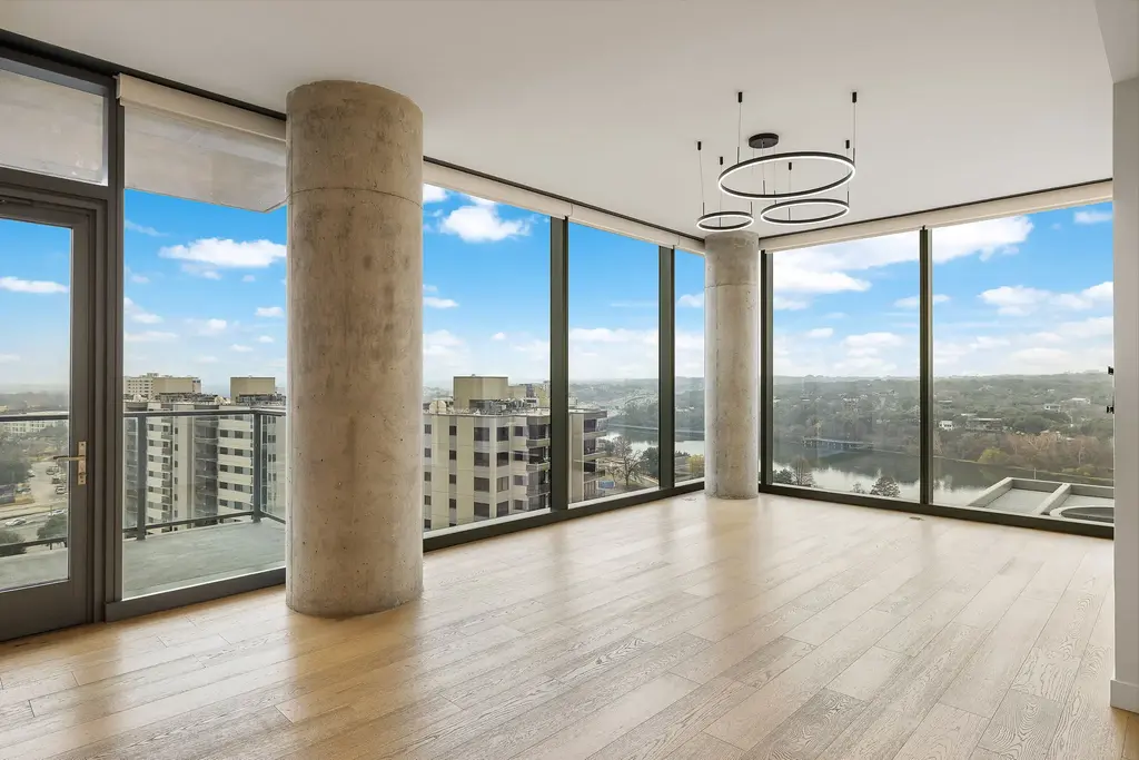 44 East Avenue 1210, Austin