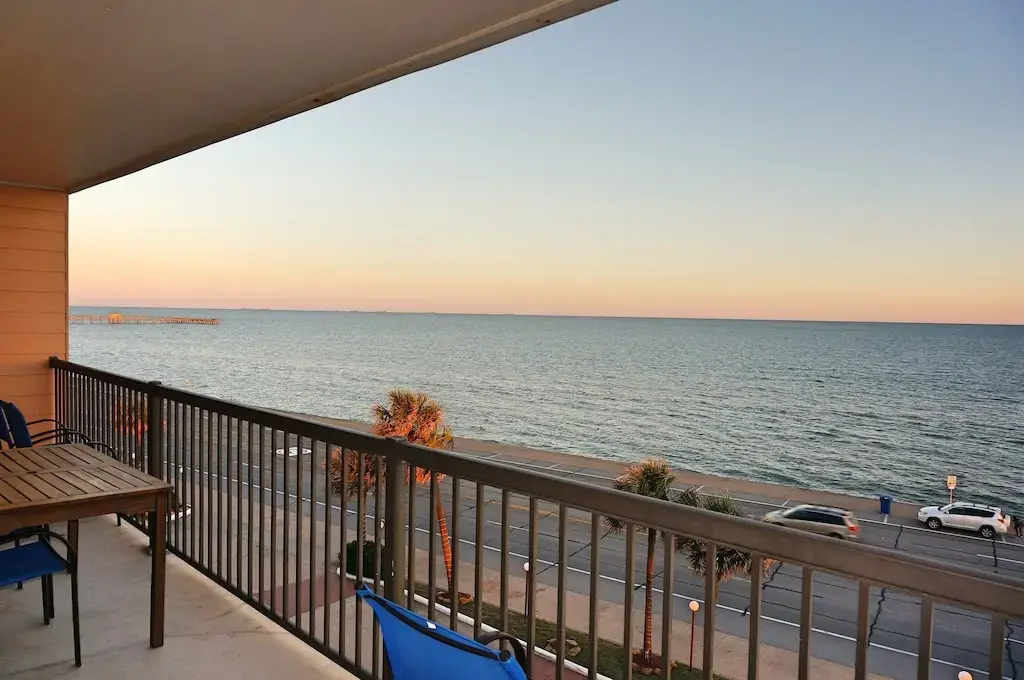 9520 Seawall Boulevard 401, Galveston