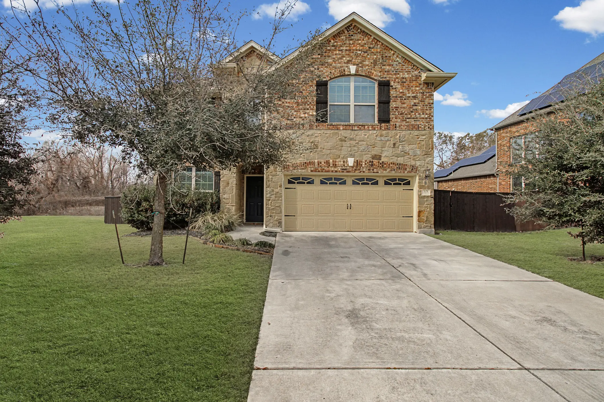 Photo of Listing #3878351