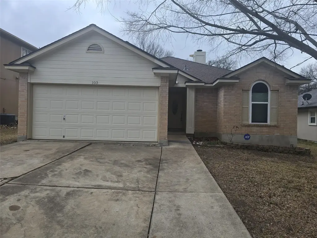 103 Hummingbird Court, Cedar Creek