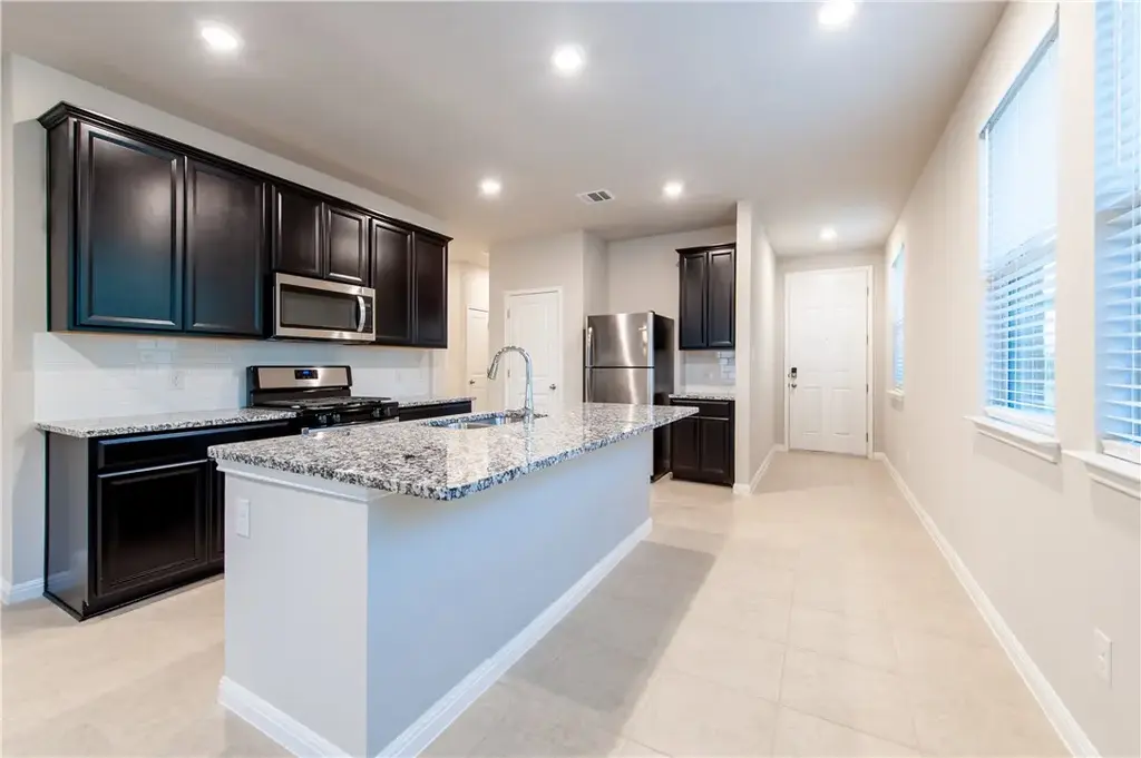 6400 Wolf Pack Drive, Pflugerville