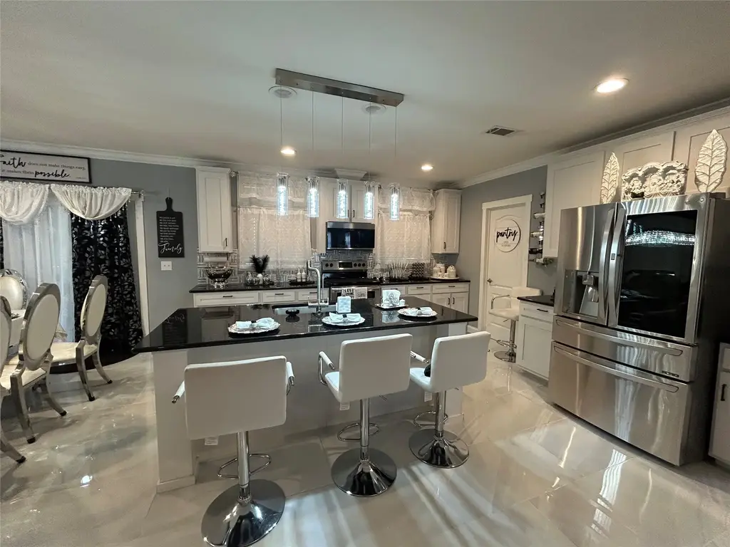 249 Hershal Lane, Cedar Creek