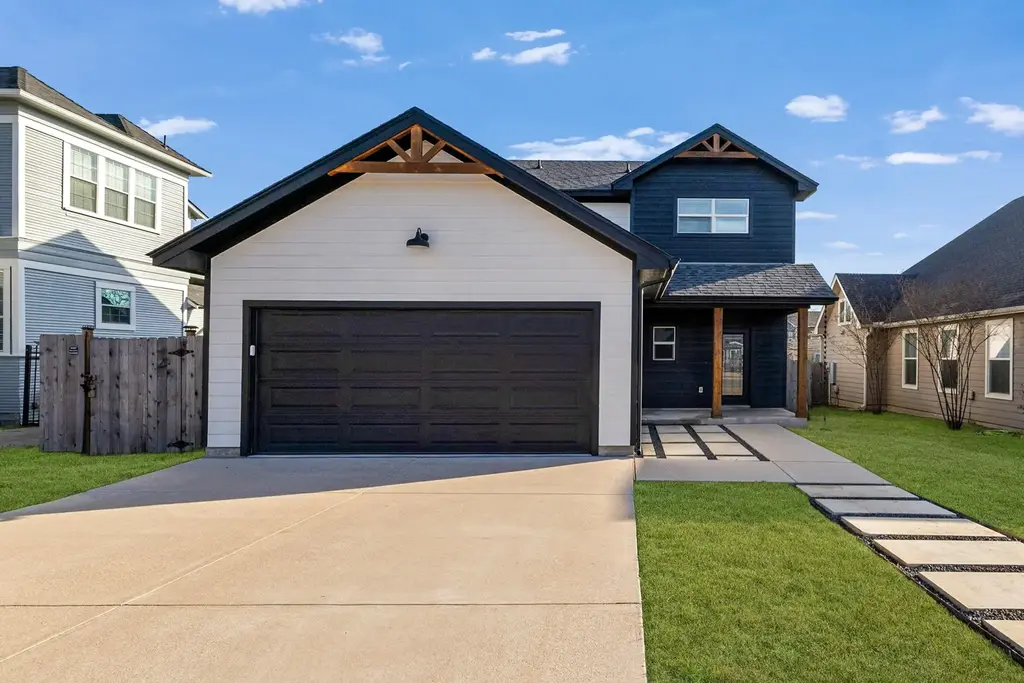 609a W 7th Street, Taylor