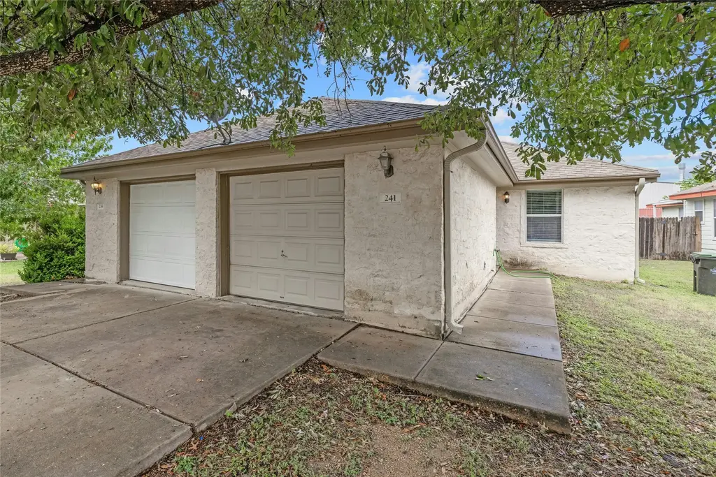 241 Marvin Cove, Hutto
