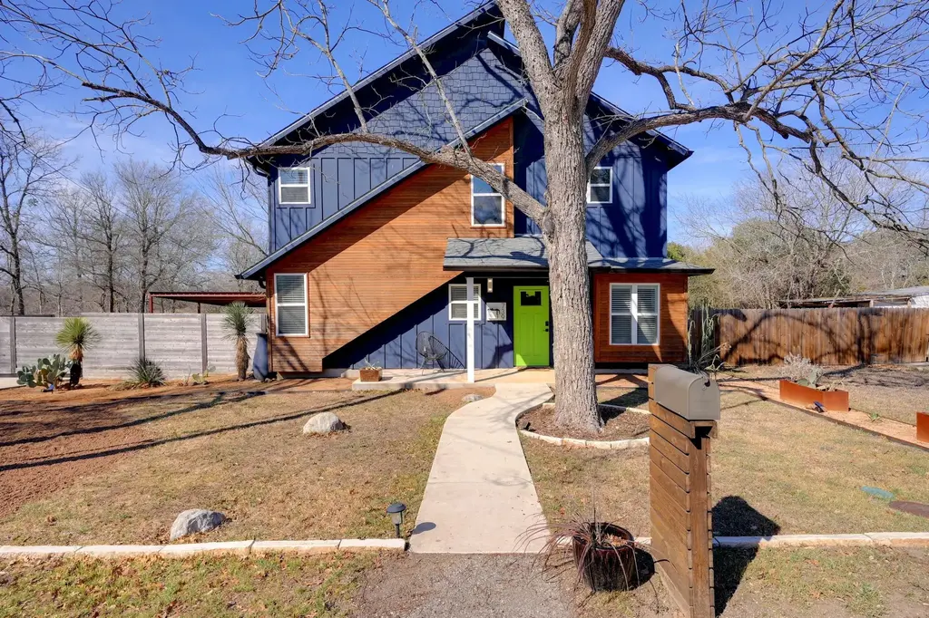 739 Pear Street, Lockhart