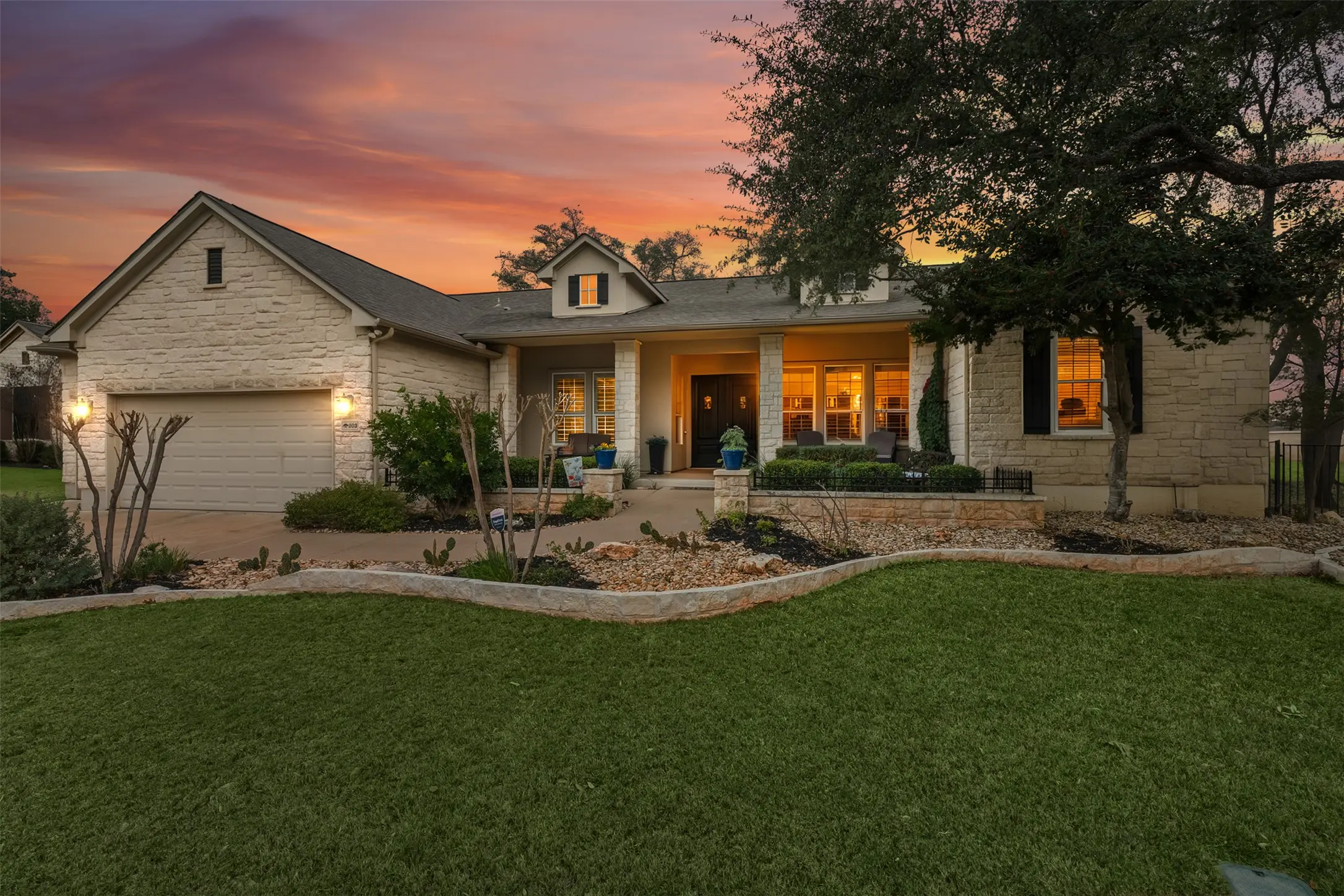 Photo of Listing #1404370