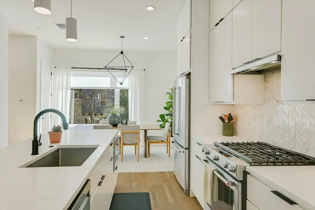 410 W Alpine Road 3, Austin