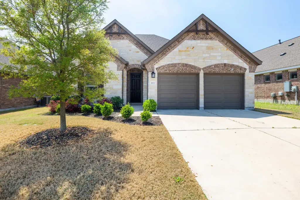 5853 Casstello Drive, Round Rock
