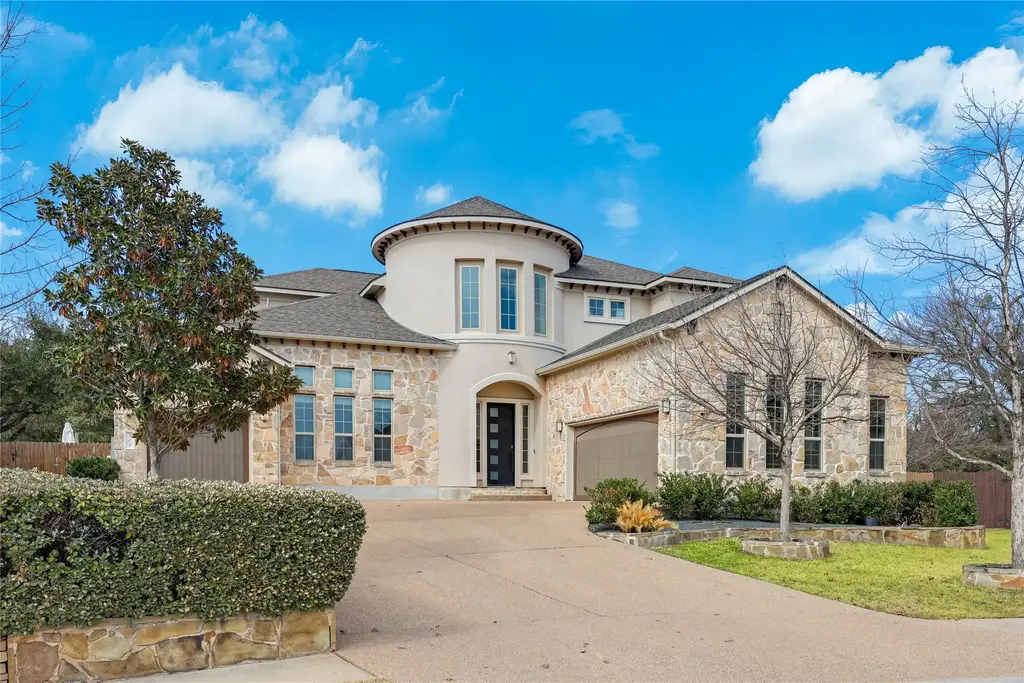 301 Raging River Road, Cedar Park