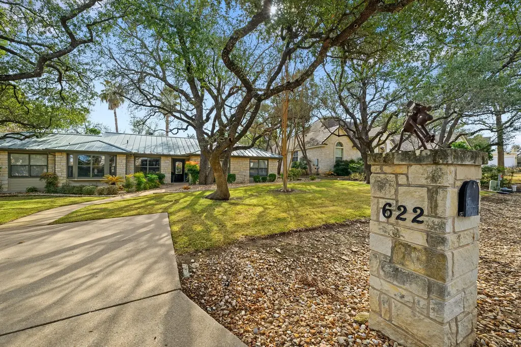 622 Robin Dale Drive, Lakeway