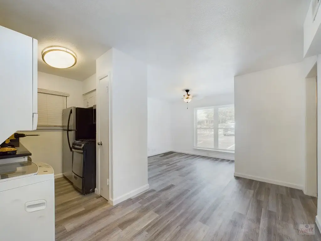 2401 Manor Road 137, Austin