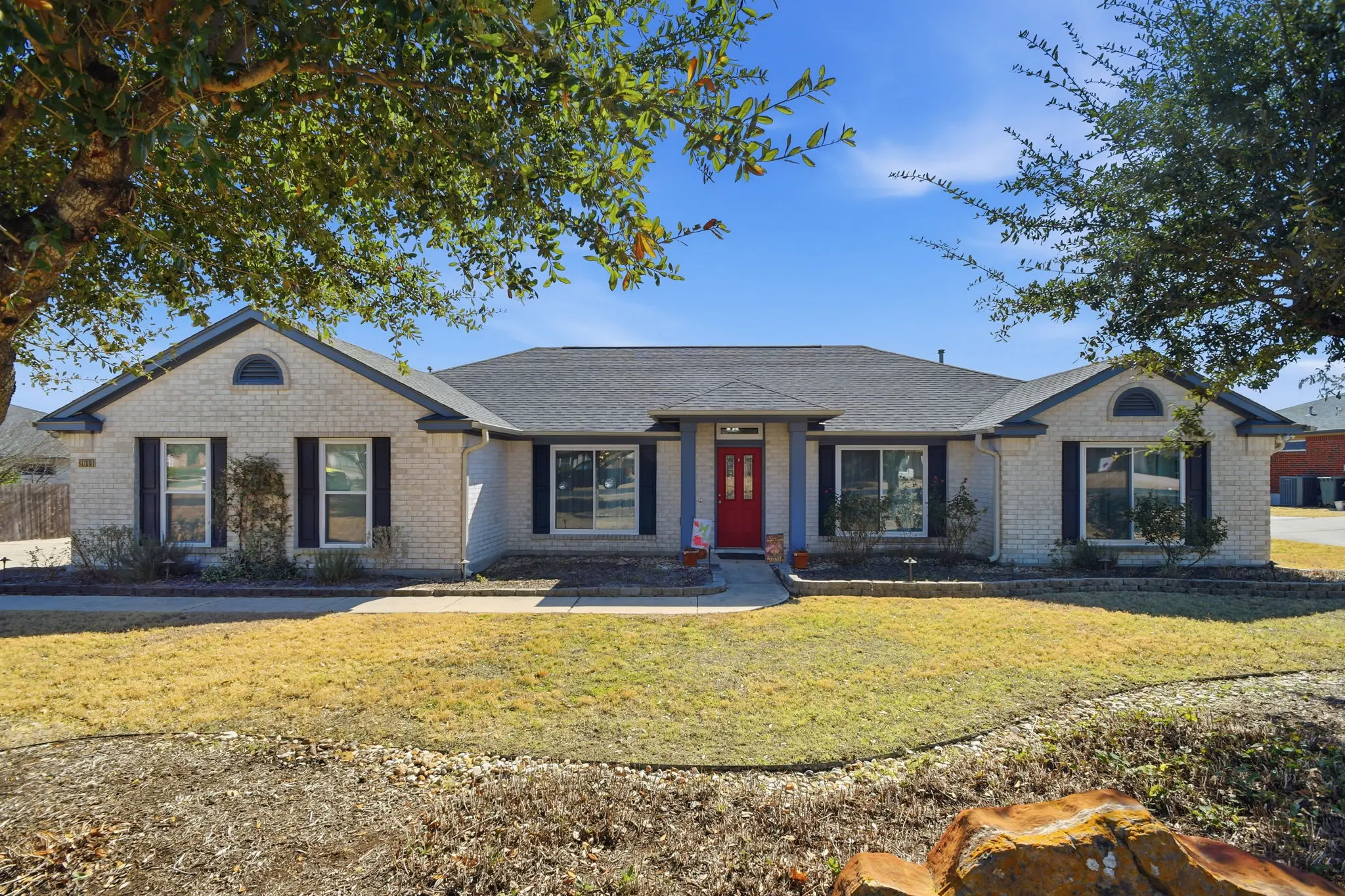 Photo of Listing #8938539