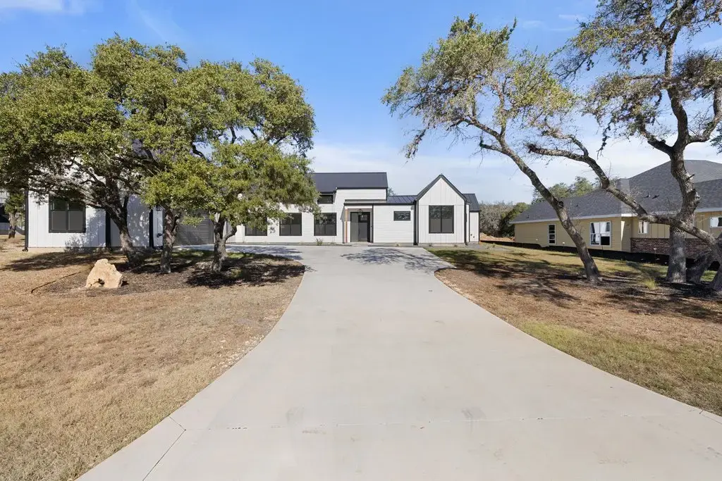 43 War Bonnet, Wimberley