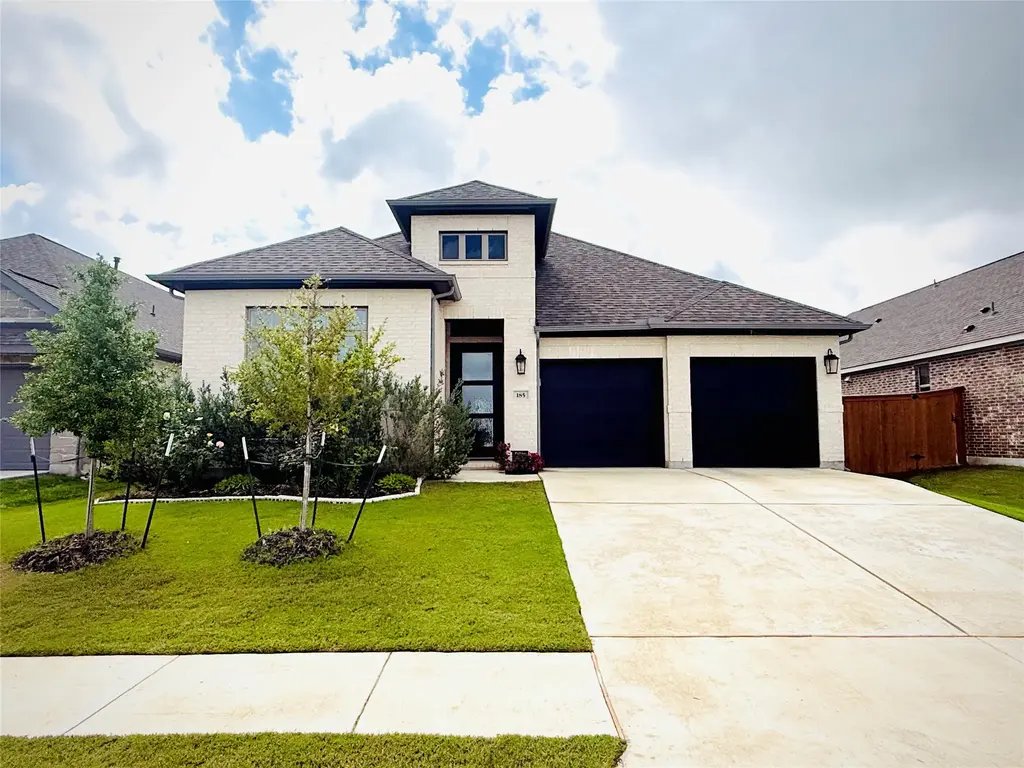 185 King Haakon Bay Drive, Kyle