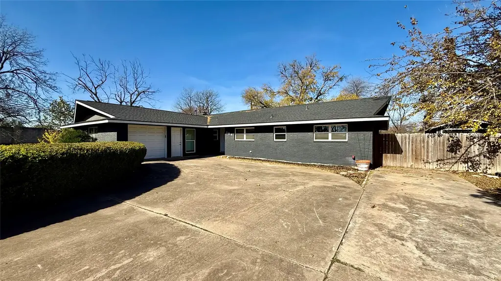 104 Fairlane Drive, Round Rock