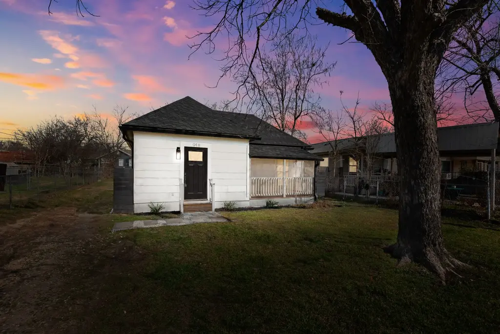 918 W 3rd Street, Taylor