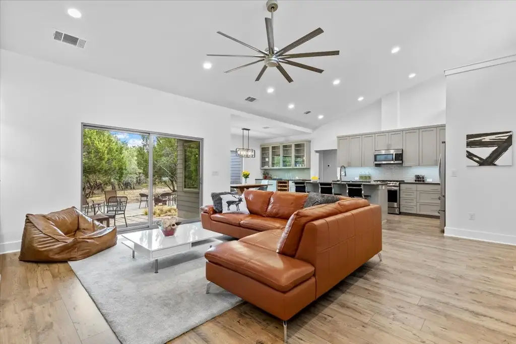 20904 Northland Drive, Lago Vista