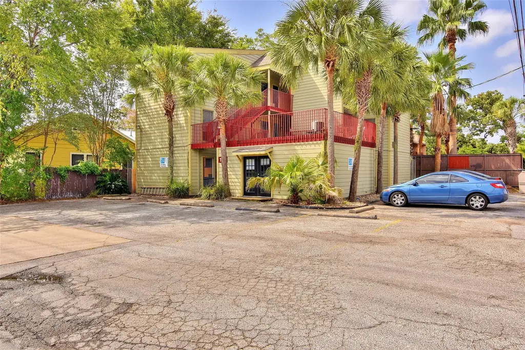 105 E 38th Street 303, Austin
