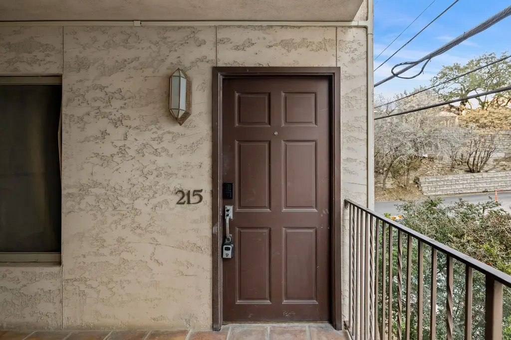 505 W 7th Street 215, Austin