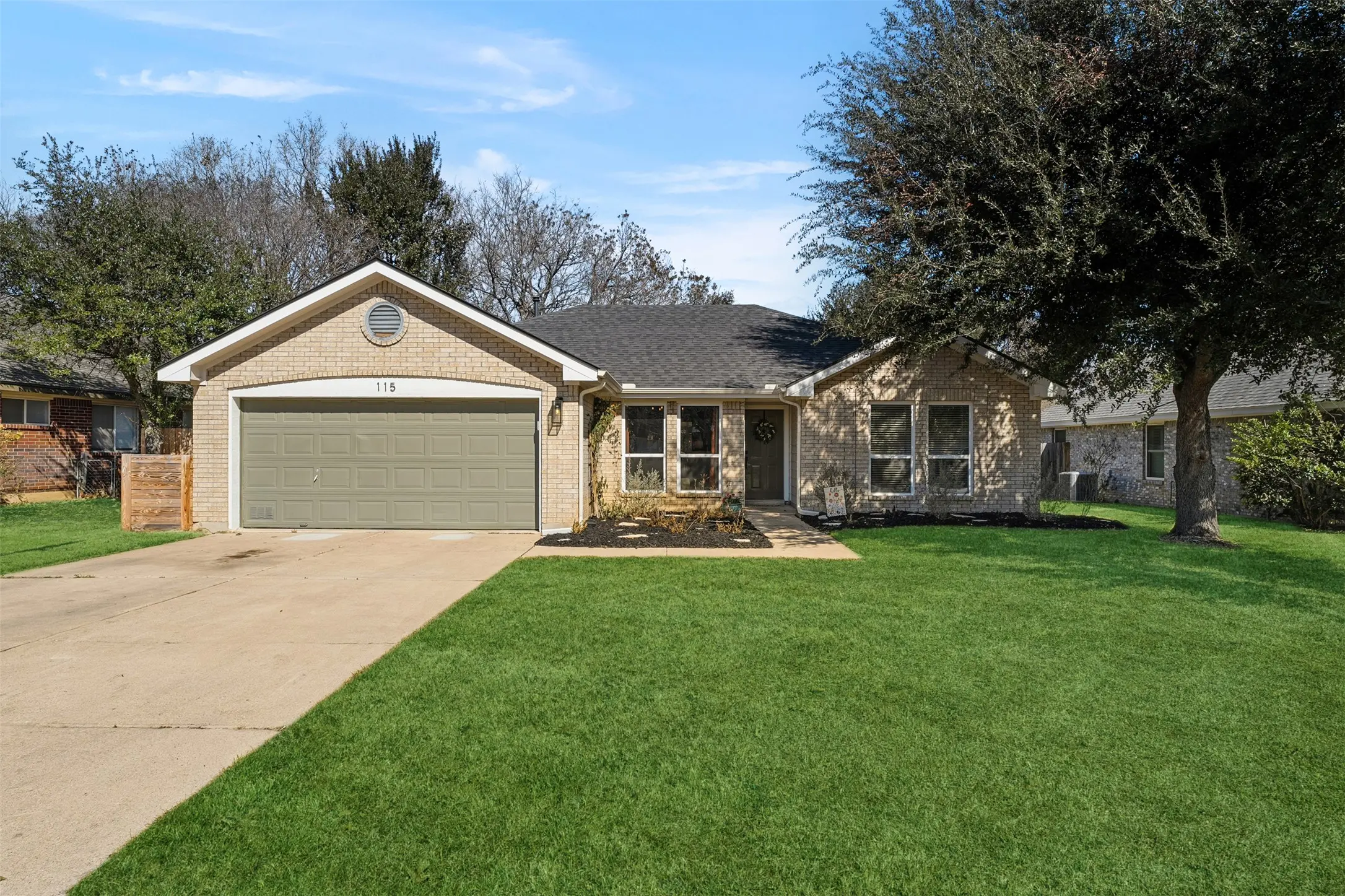 Photo of Listing #1052640