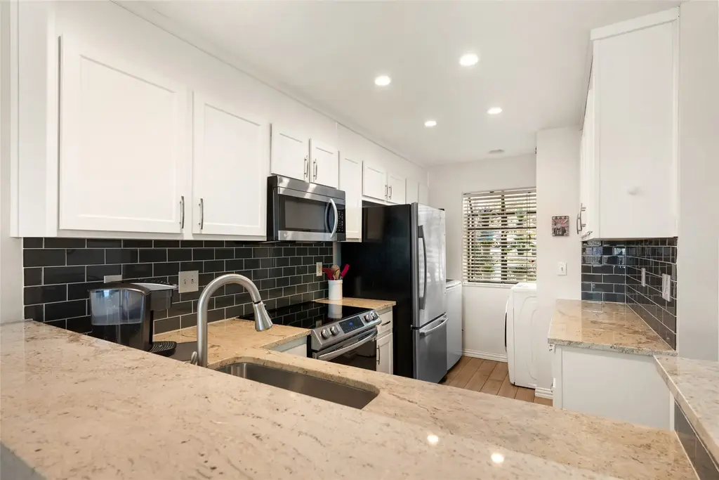 7122 Wood Hollow Drive 47, Austin