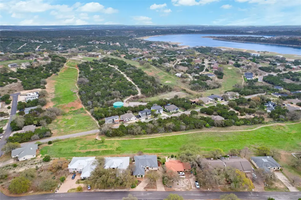 20711 Henry Avenue, Lago Vista