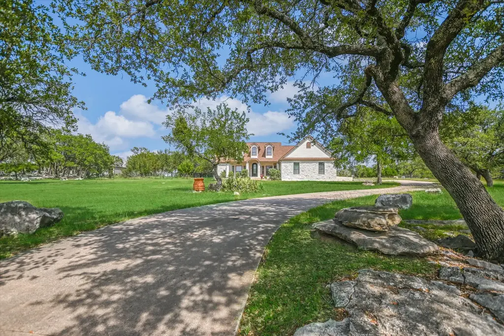 505 Vista View Trail, Spicewood