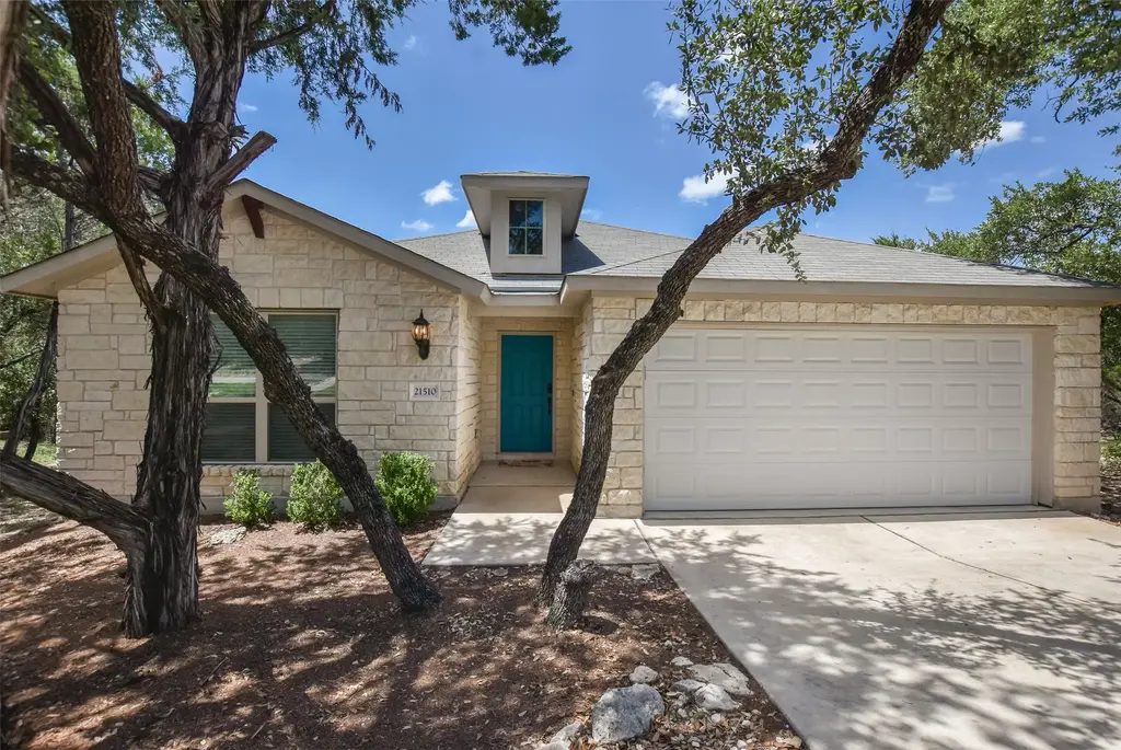 21510 Paine Avenue, Lago Vista