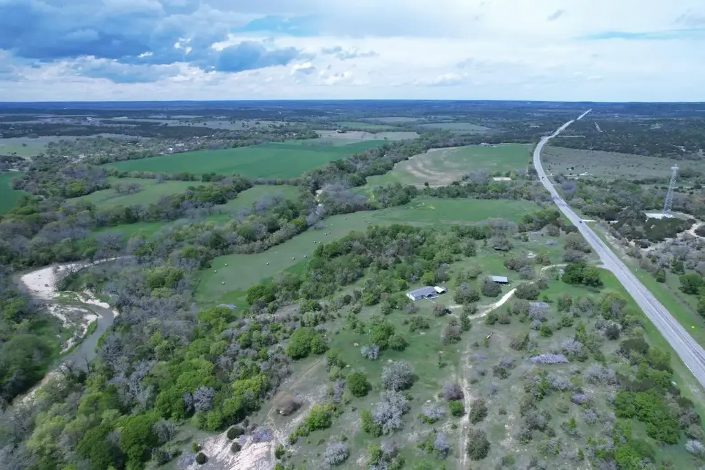 21109 N Us Highway 281, Lampasas