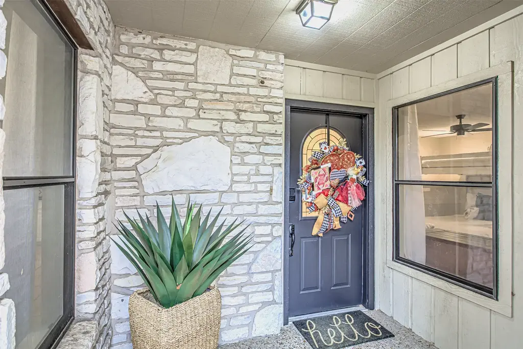 103 Oasis Street A, Horseshoe Bay