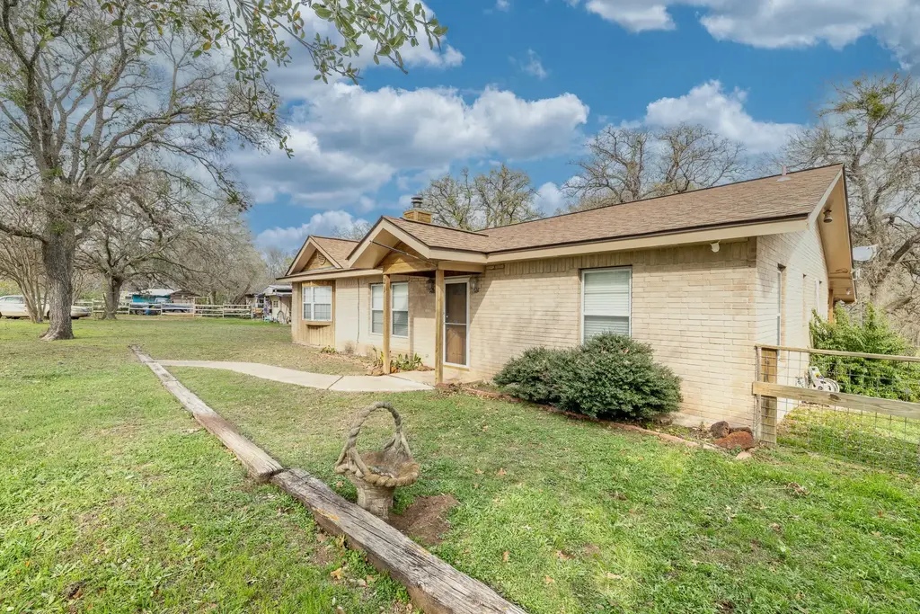 21 N Cr 235, Gonzales