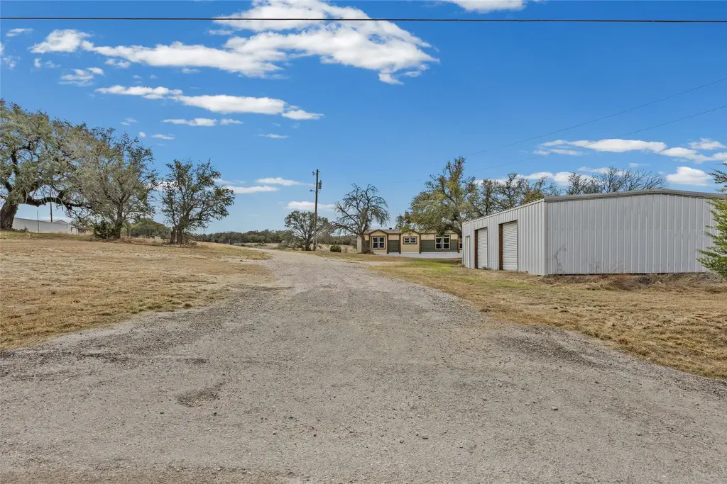 5101 County Road 252, Bertram