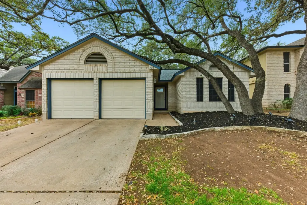 723 Shade Tree Drive, Austin