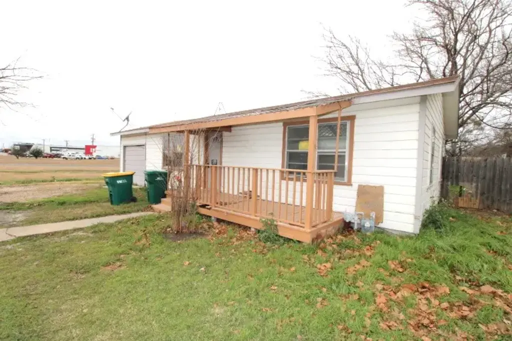 1411 W Main Street, Gatesville