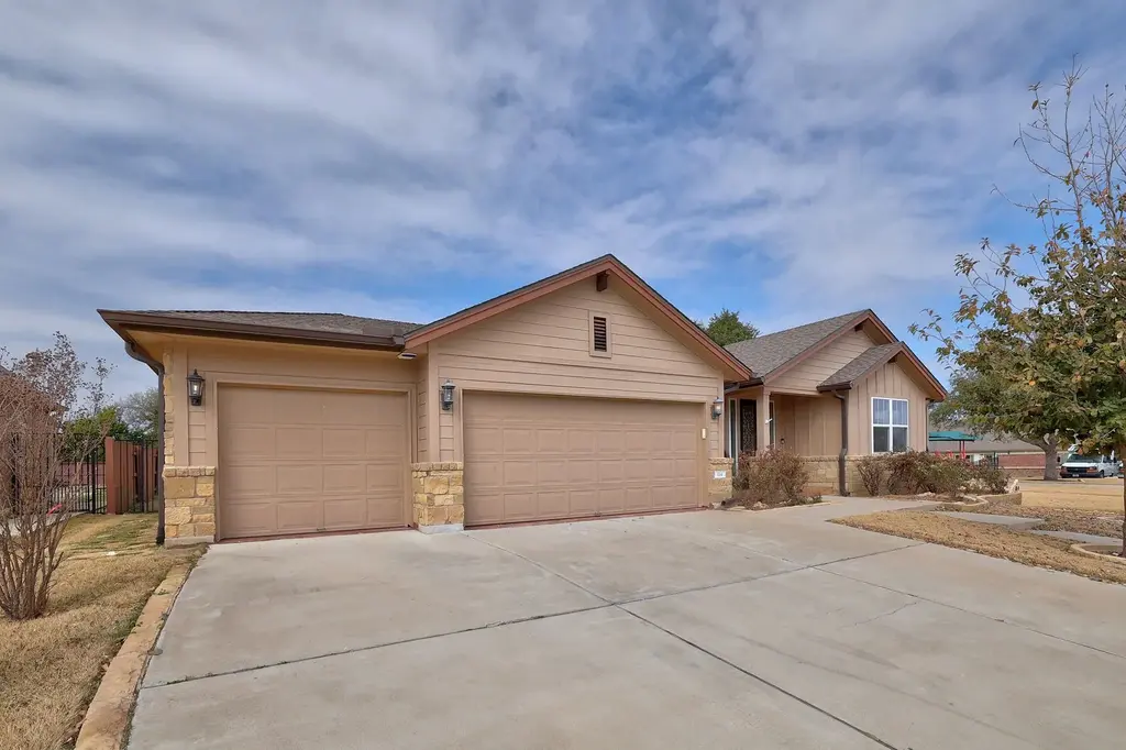 114 Magona Trail, Georgetown