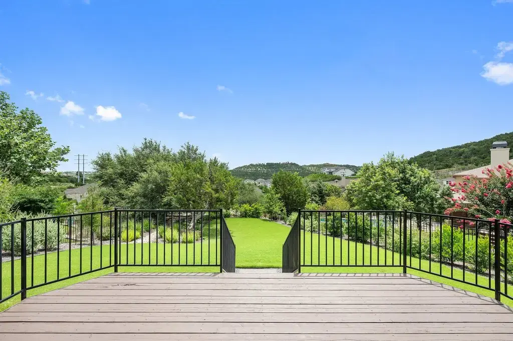 405 Baldovino Skyway, Lakeway