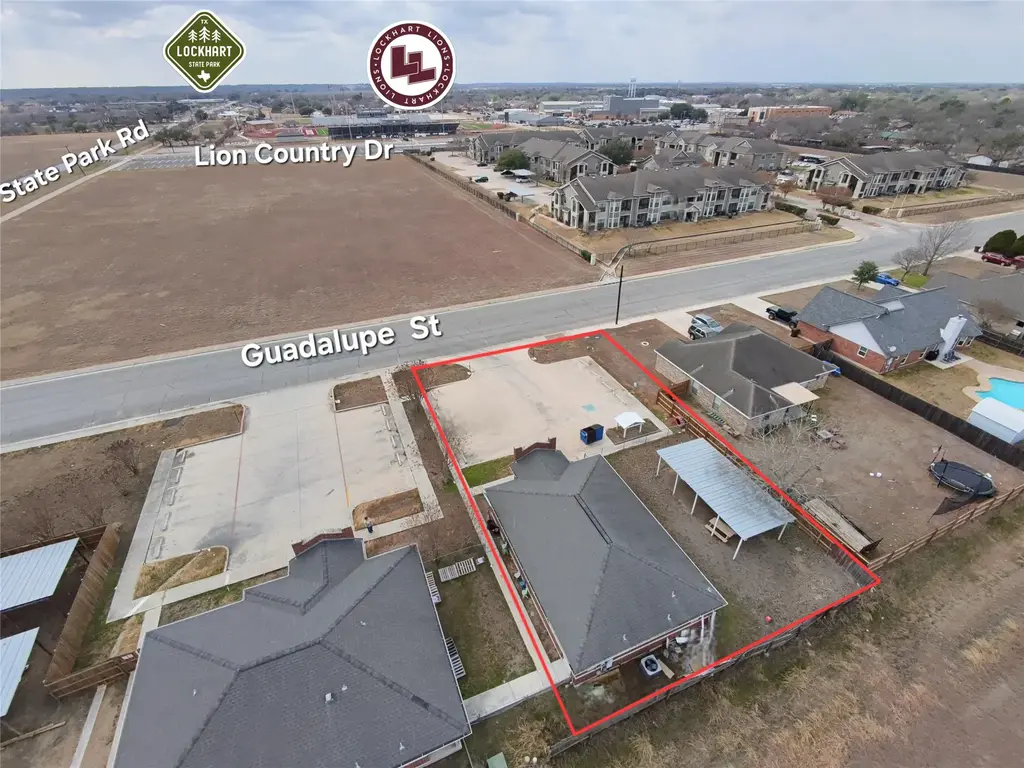 1020 S Guadalupe Street, Lockhart
